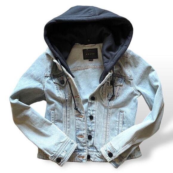❤️SOLD❤️BLANKNYC Hooded Light Wash Fitted Denim Jacket |Size:Small | - Picture 6 of 11